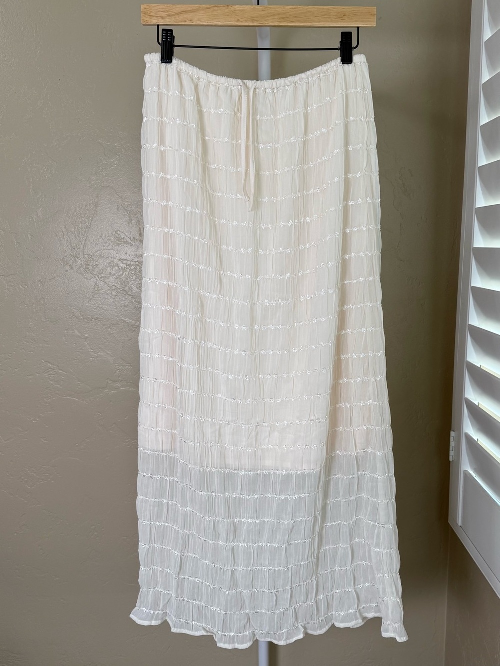 Commense Ivory Cream Set Backless Halter Crop Top and Maxi Skirt Small NWT - Picture 5 of 14